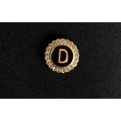 Pin Letra D con Brillantes