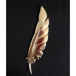 Pin Pluma
